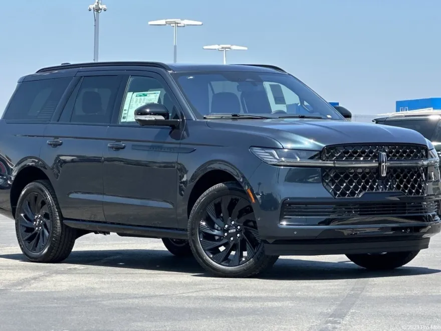 2025 Lincoln Navigator Reserve photo 1