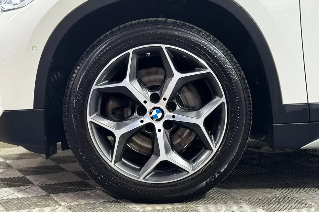 2017 Bmw X1 XDrive28i photo 1