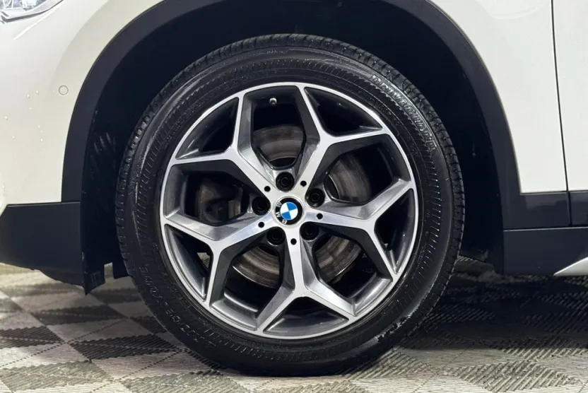 2017 Bmw X1 XDrive28i photo 1