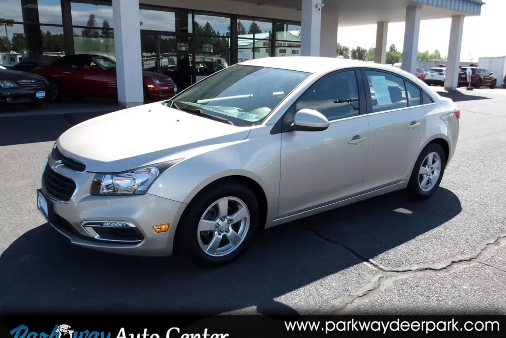 2015 Chevrolet Cruze photo 1