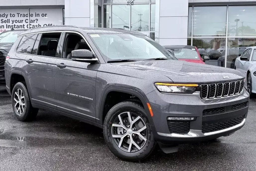 2025 Jeep Grand Cherokee L photo 1