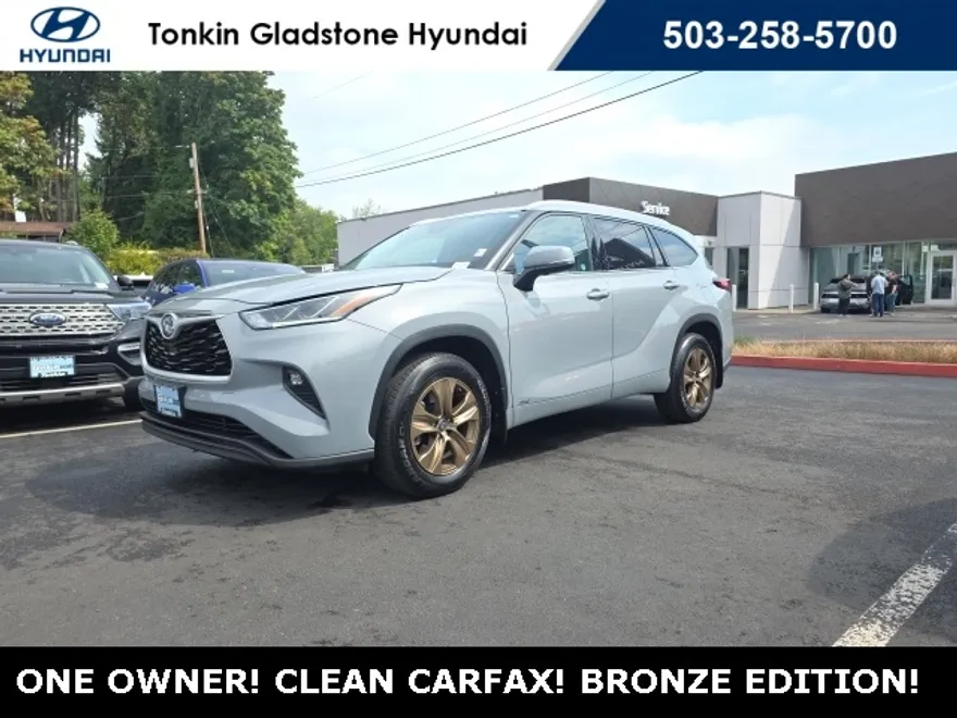 2022 Toyota Highlander Hybrid Bronze Edition photo 1