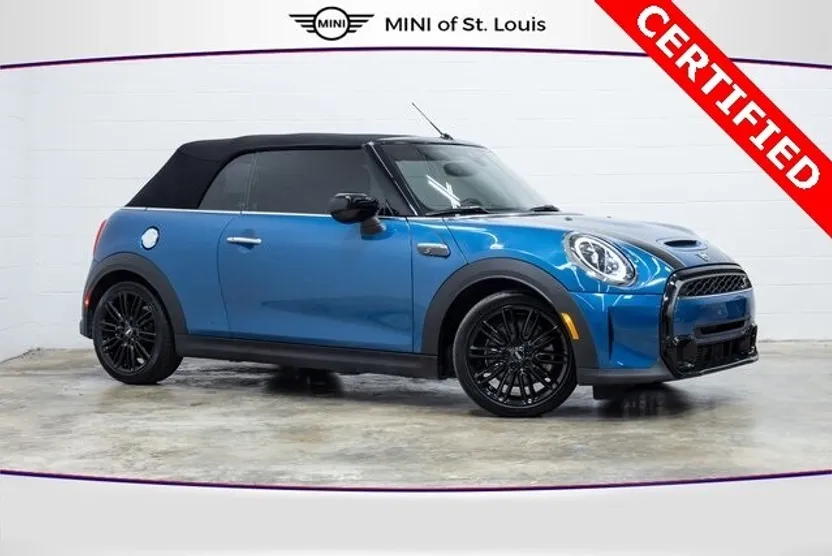 2023 Mini Cooper Signature Convertible photo 1