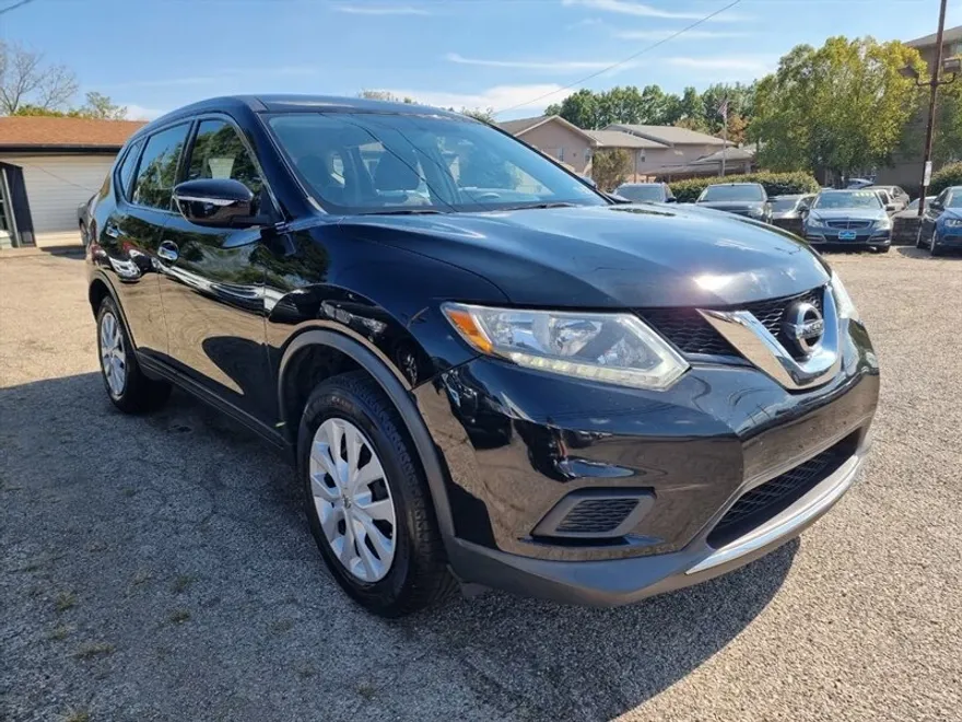 2015 Nissan Rogue S photo 1