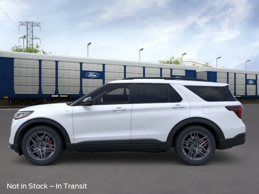 2025 Ford Explorer ST-Line photo 1