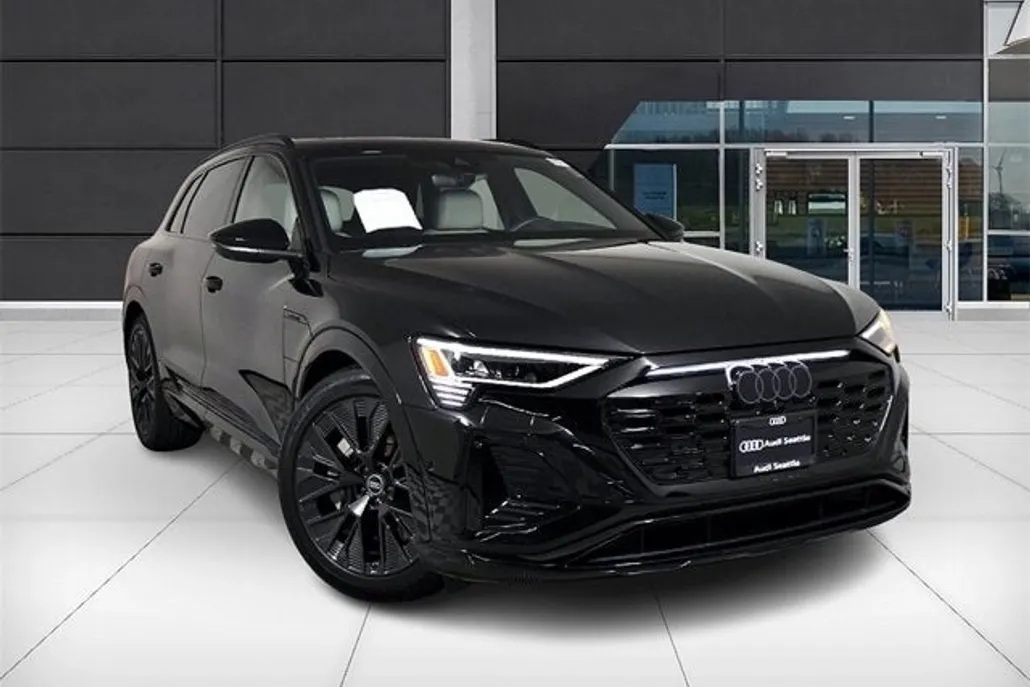2024 Audi Q8 E-tron Prestige photo 1