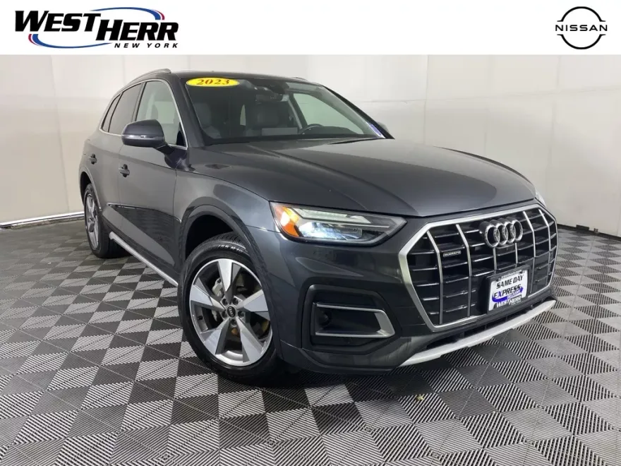 2023 Audi Q5 40 Premium Plus photo 1