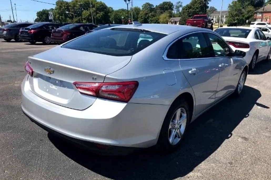 2022 Chevrolet Malibu 1LT photo 1