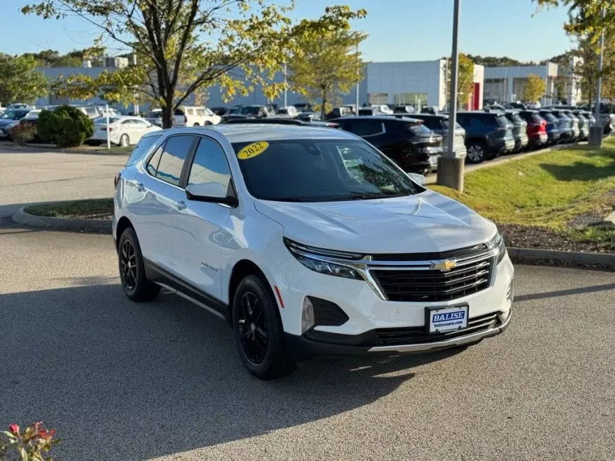 2022 Chevrolet Equinox LT photo 1