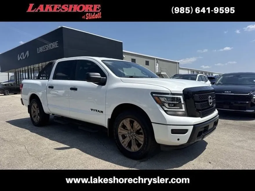 2024 Nissan Titan SV photo 1
