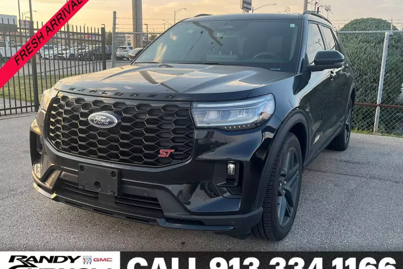 2025 Ford Explorer ST photo 1