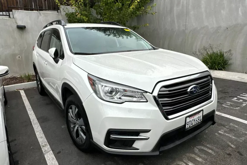2022 Subaru Ascent Premium photo 1