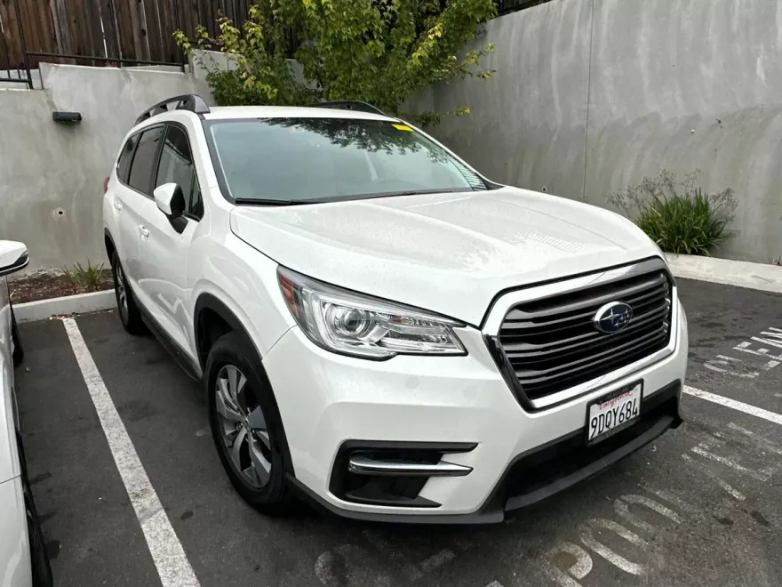 2022 Subaru Ascent Premium photo 1