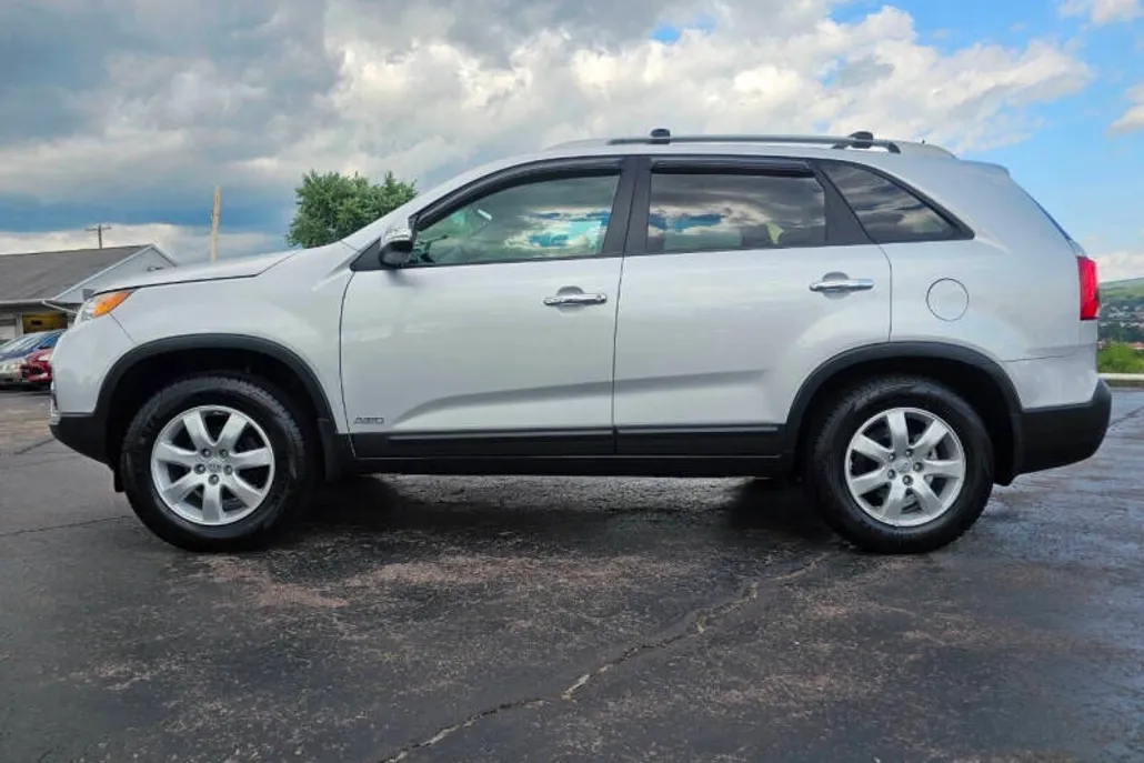 2012 Kia Sorento LX photo 1