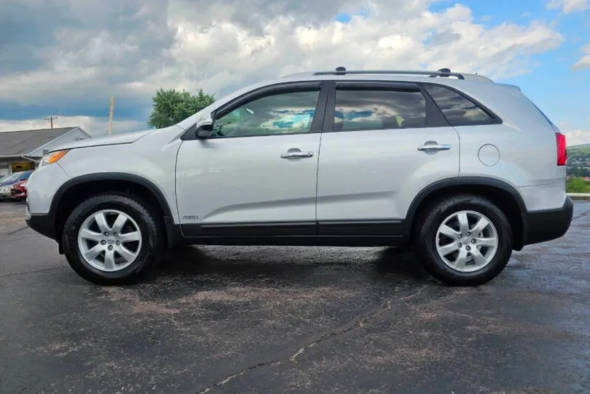 2012 Kia Sorento LX photo 1