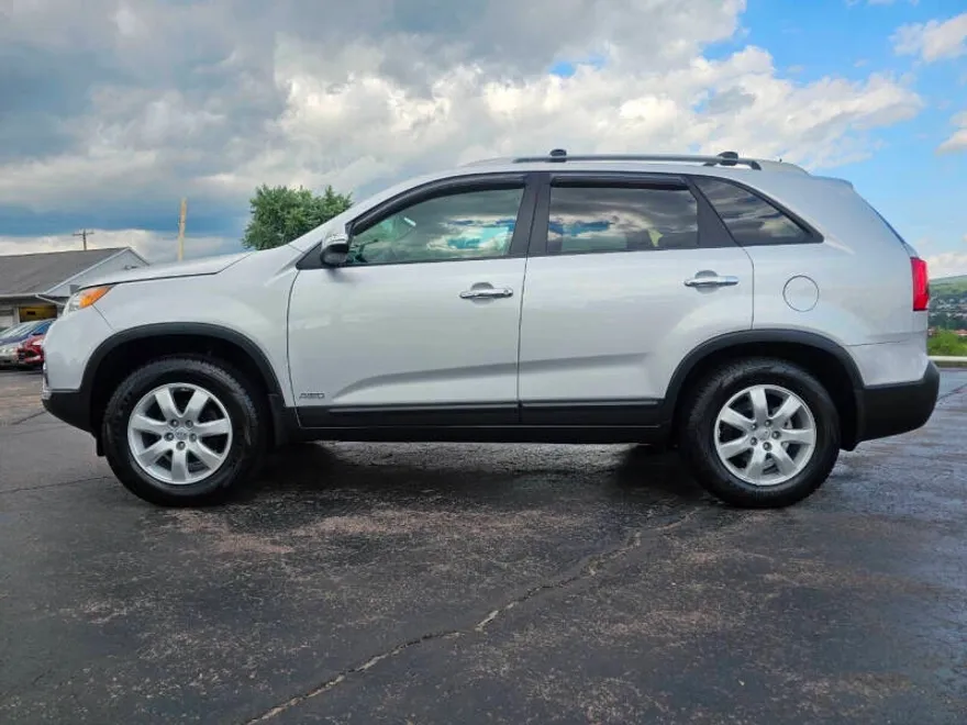 2012 Kia Sorento LX photo 1