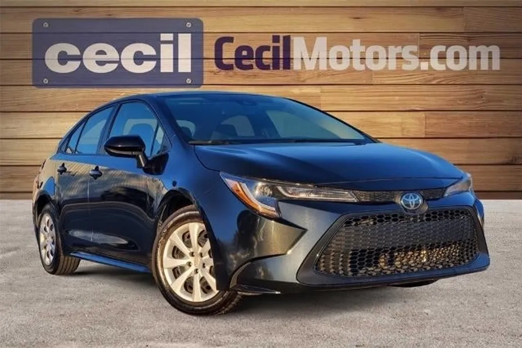 2022 Toyota Corolla LE photo 1
