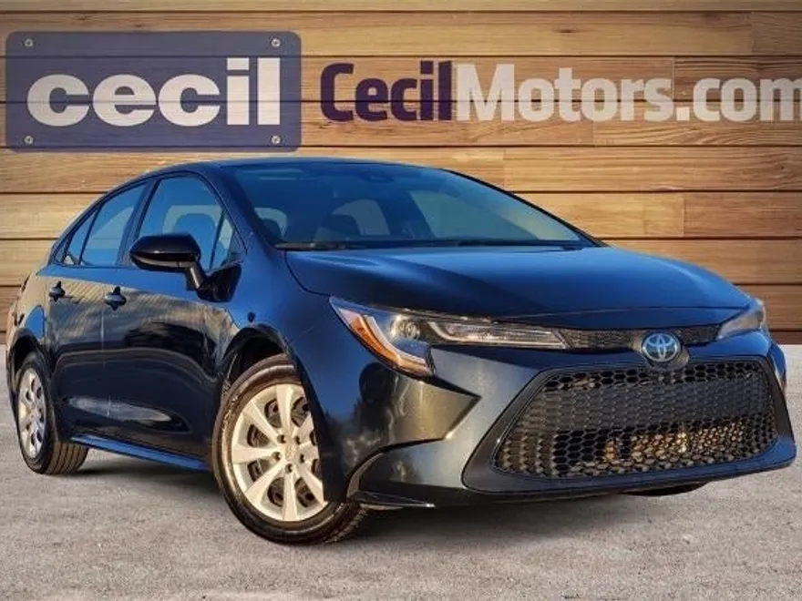 2022 Toyota Corolla LE photo 1