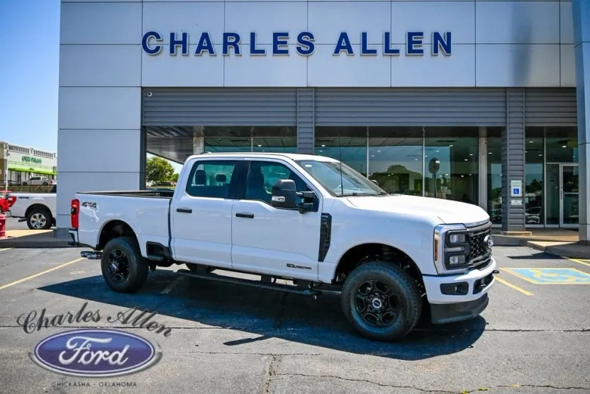 2025 Ford F-250 photo 1