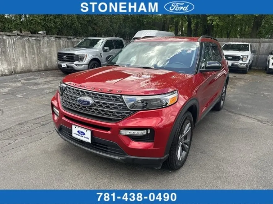 2022 Ford Explorer XLT Sport photo 1