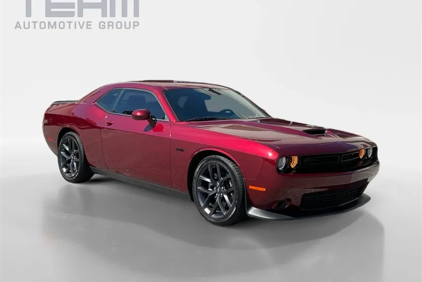 2023 Dodge Challenger R/T photo 1