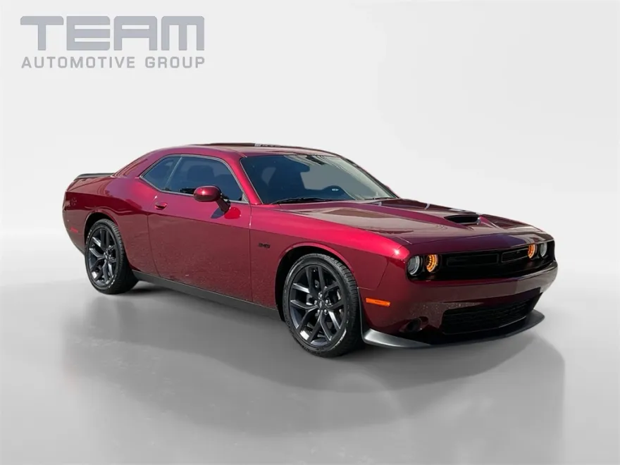 2023 Dodge Challenger R/T photo 1
