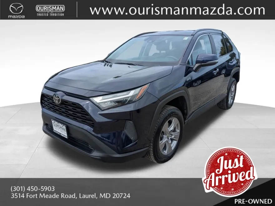 2022 Toyota RAV4 XLE photo 1