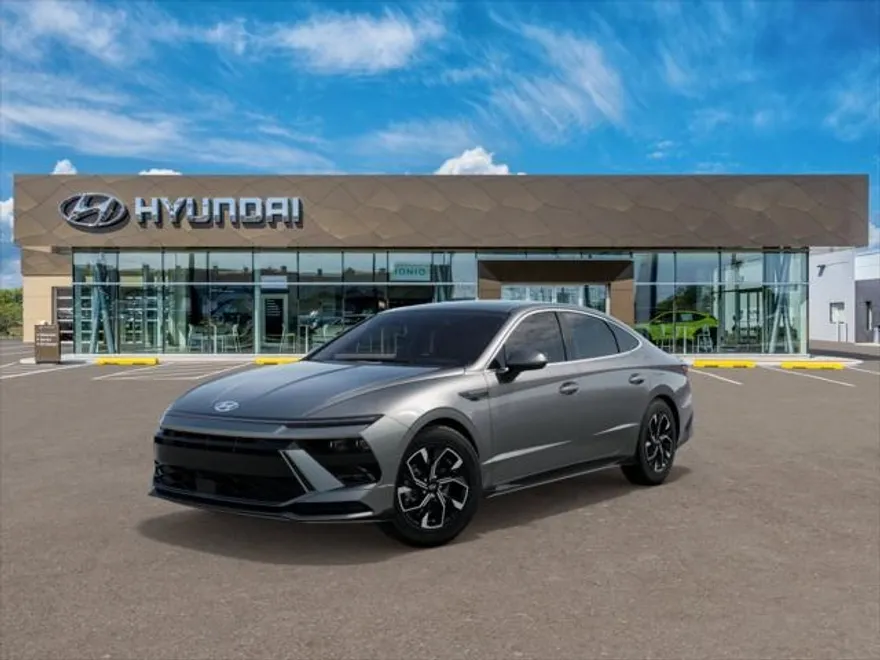 2025 Hyundai Sonata SEL photo 1