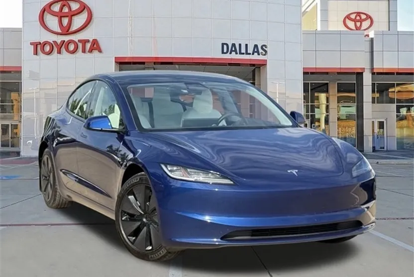 2025 Tesla Model 3 Long Range photo 1