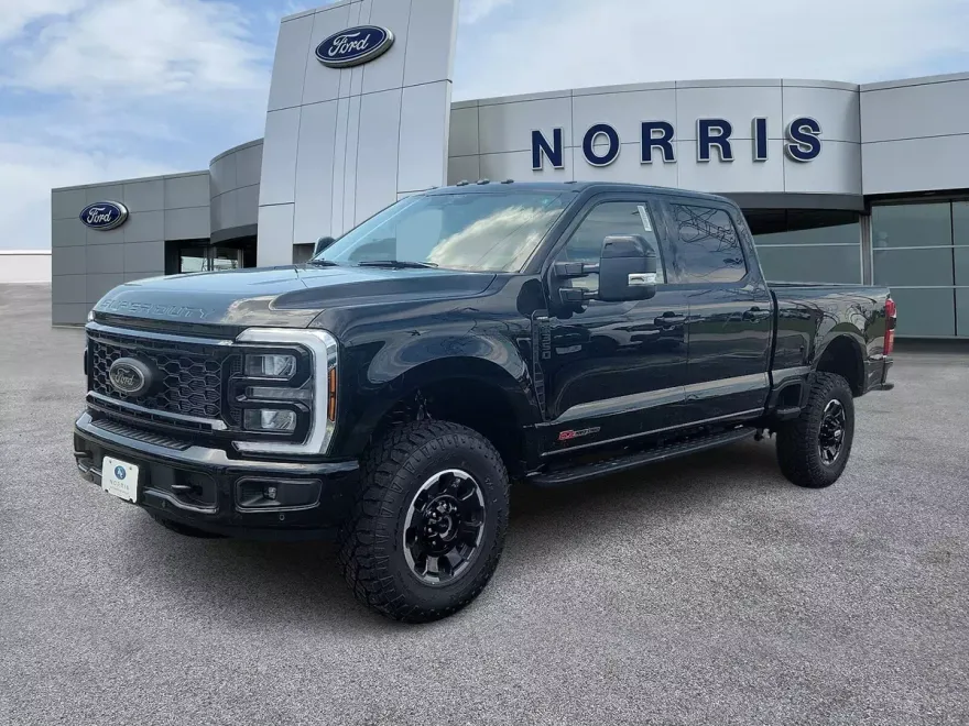 2025 Ford F-350 Lariat photo 1