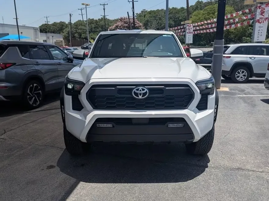2024 Toyota Tacoma TRD Off-Road photo 1