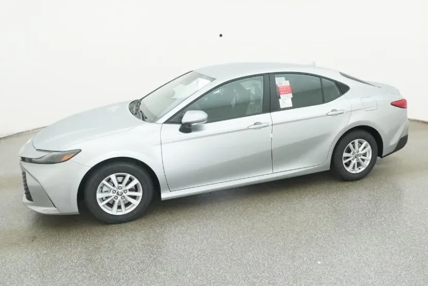 2026 Toyota Camry LE photo 1