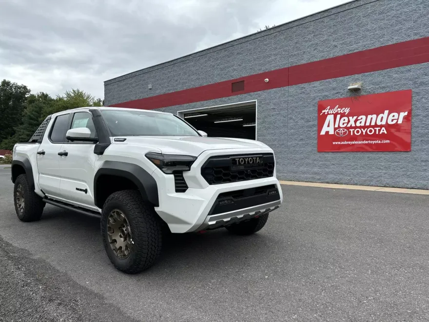 2025 Toyota Tacoma 4x4 Trailhunter Double Cab photo 1