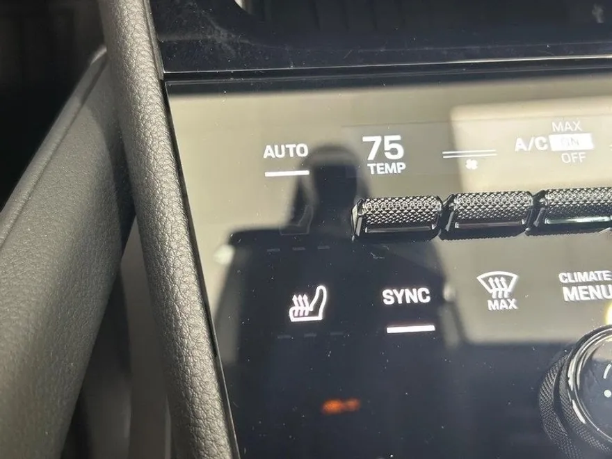 2024 Porsche Cayenne Base photo 25