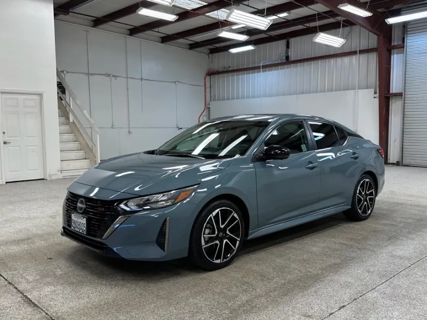 2024 Nissan Sentra SR photo 1