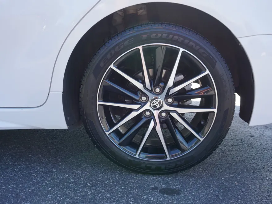 2024 Toyota Camry SE photo 1