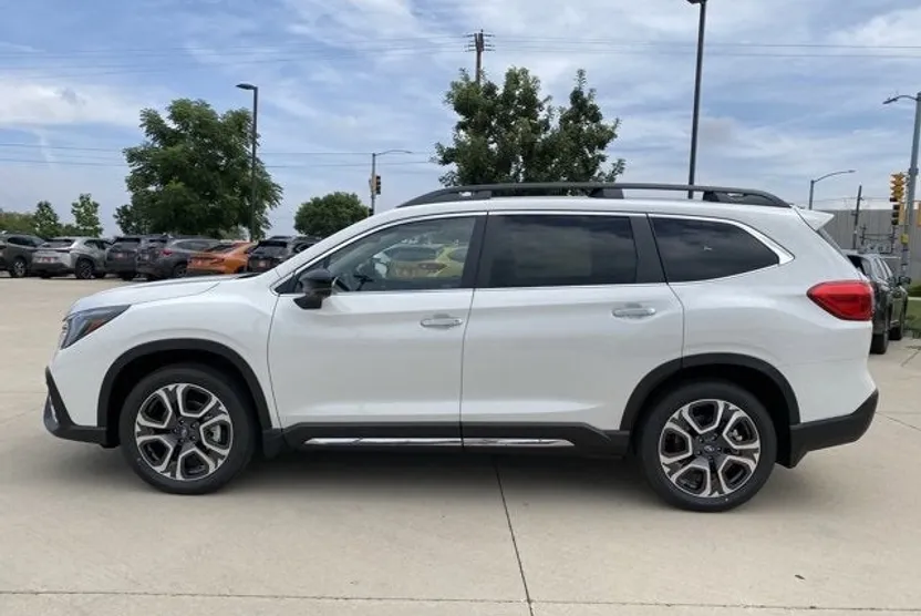 2025 Subaru Ascent Touring photo 1