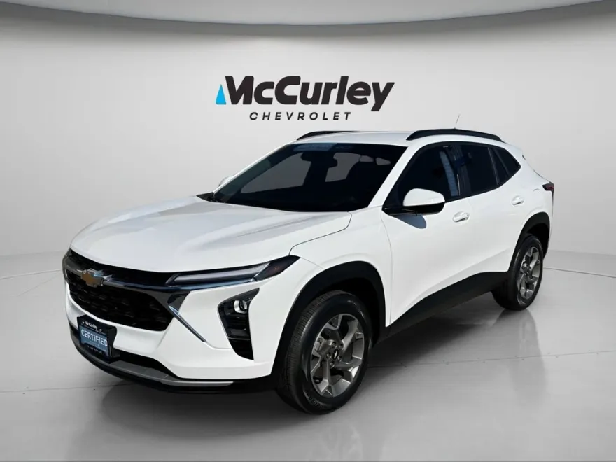 2024 Chevrolet Trax LT photo 1