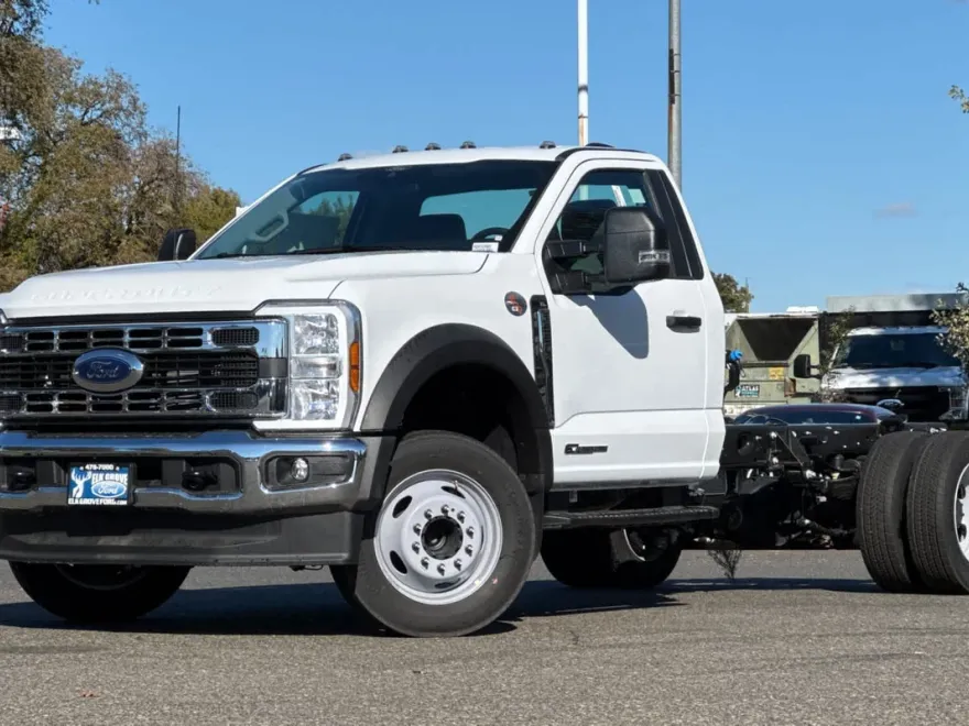2024 Ford F-550 photo 1