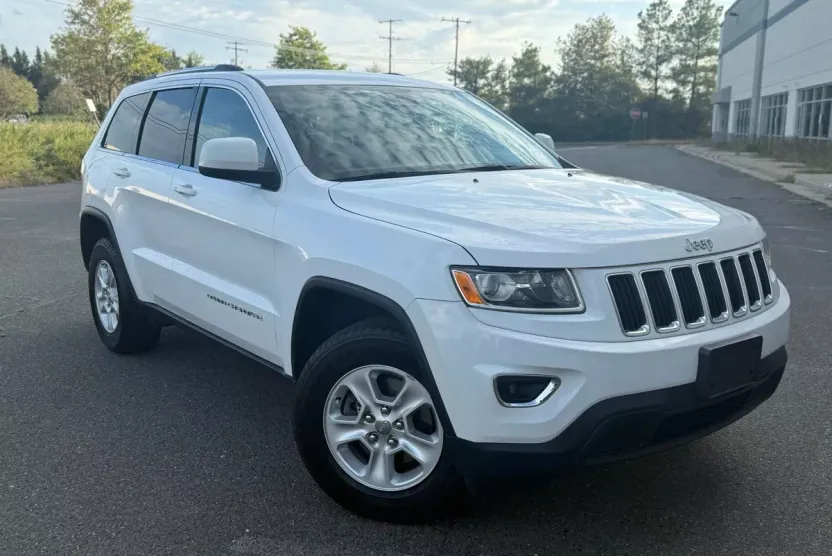 2015 Jeep Grand Cherokee Laredo Sport photo 1