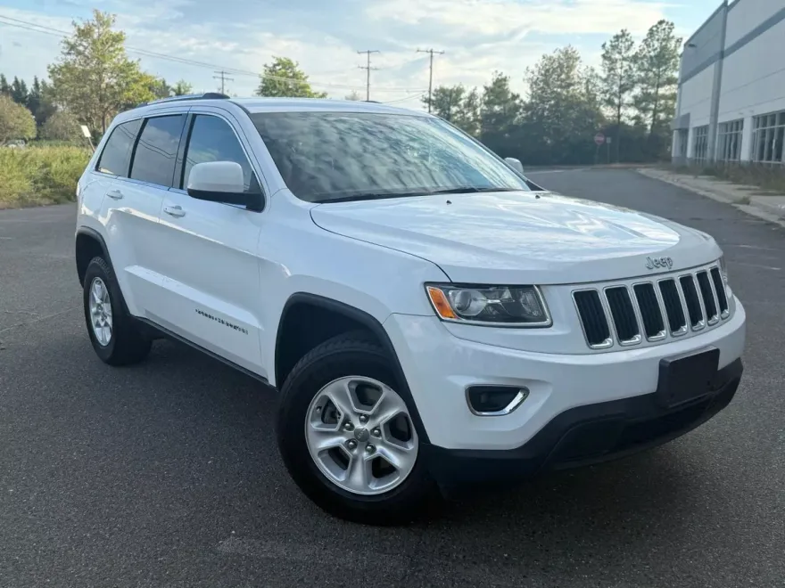 2015 Jeep Grand Cherokee Laredo Sport photo 1