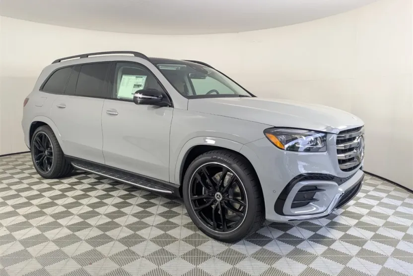 2026 Mercedes Benz GLS 450 4MATIC photo 1
