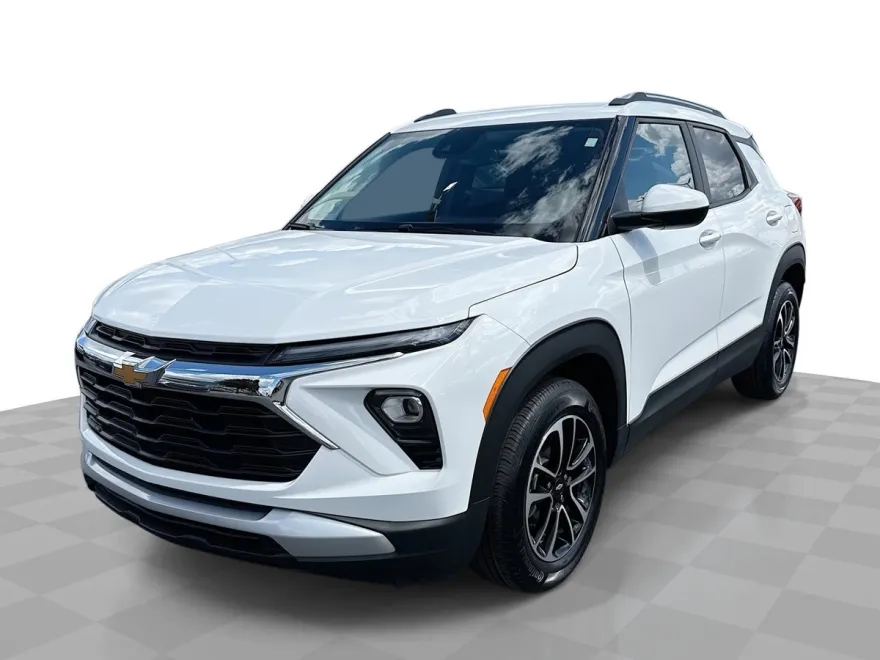 2025 Chevrolet Trailblazer LT photo 1