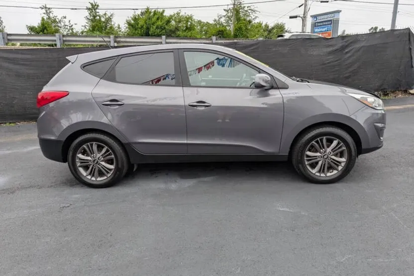 2014 Hyundai Tucson GL photo 1