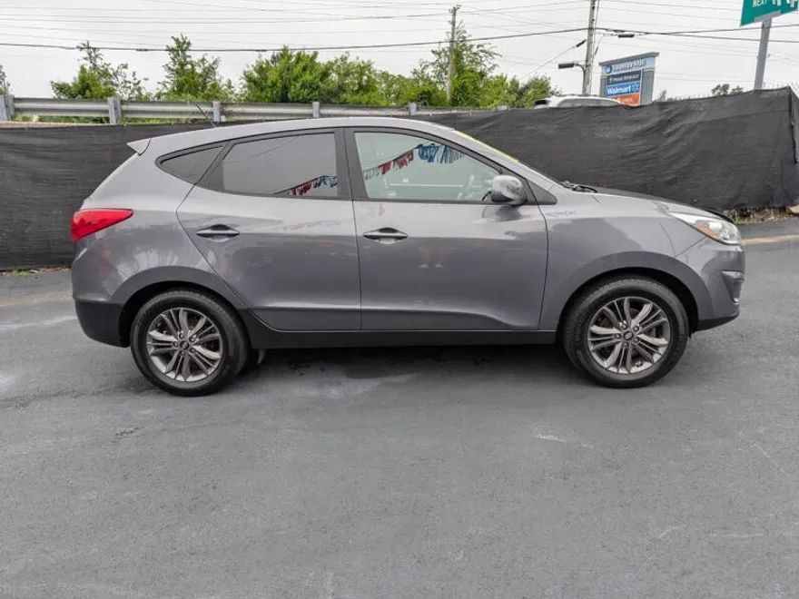 2014 Hyundai Tucson GL photo 1