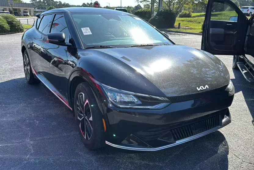 2022 Kia EV6 Wind photo 1