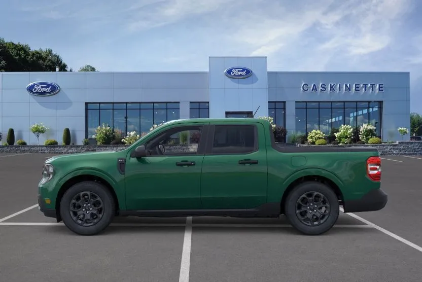 2025 Ford Maverick XLT photo 1
