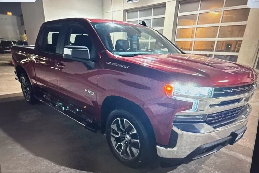 2022 Chevrolet Silverado 1500 LT photo 1