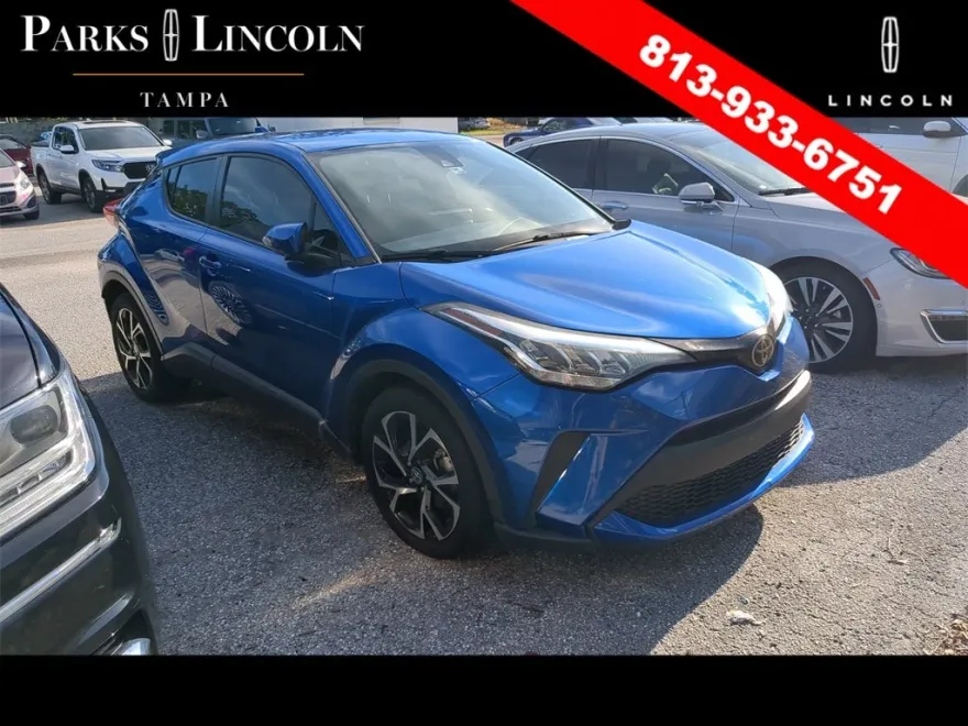2021 Toyota C-HR XLE photo 1