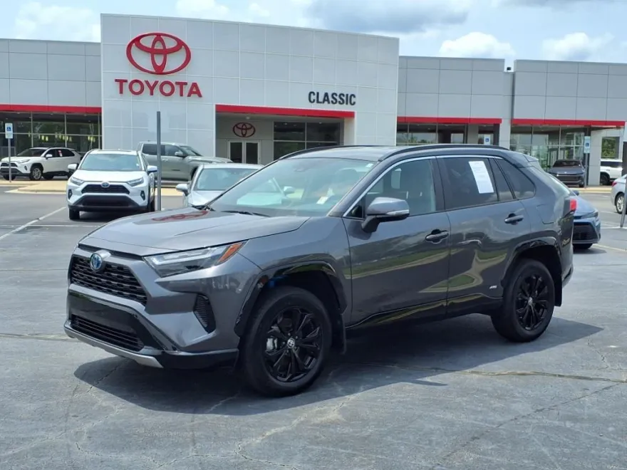 2024 Toyota RAV4 Hybrid SE photo 1